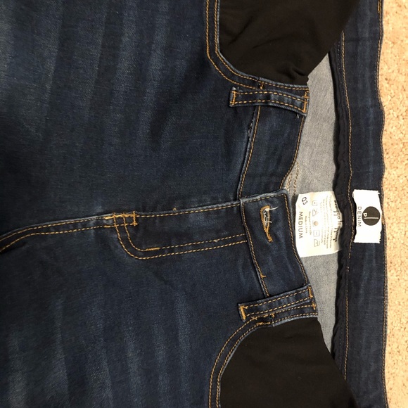 PREGGO LEGGINGS
Tribeca Skinny Maternity Jeans - Picture 5 of 9